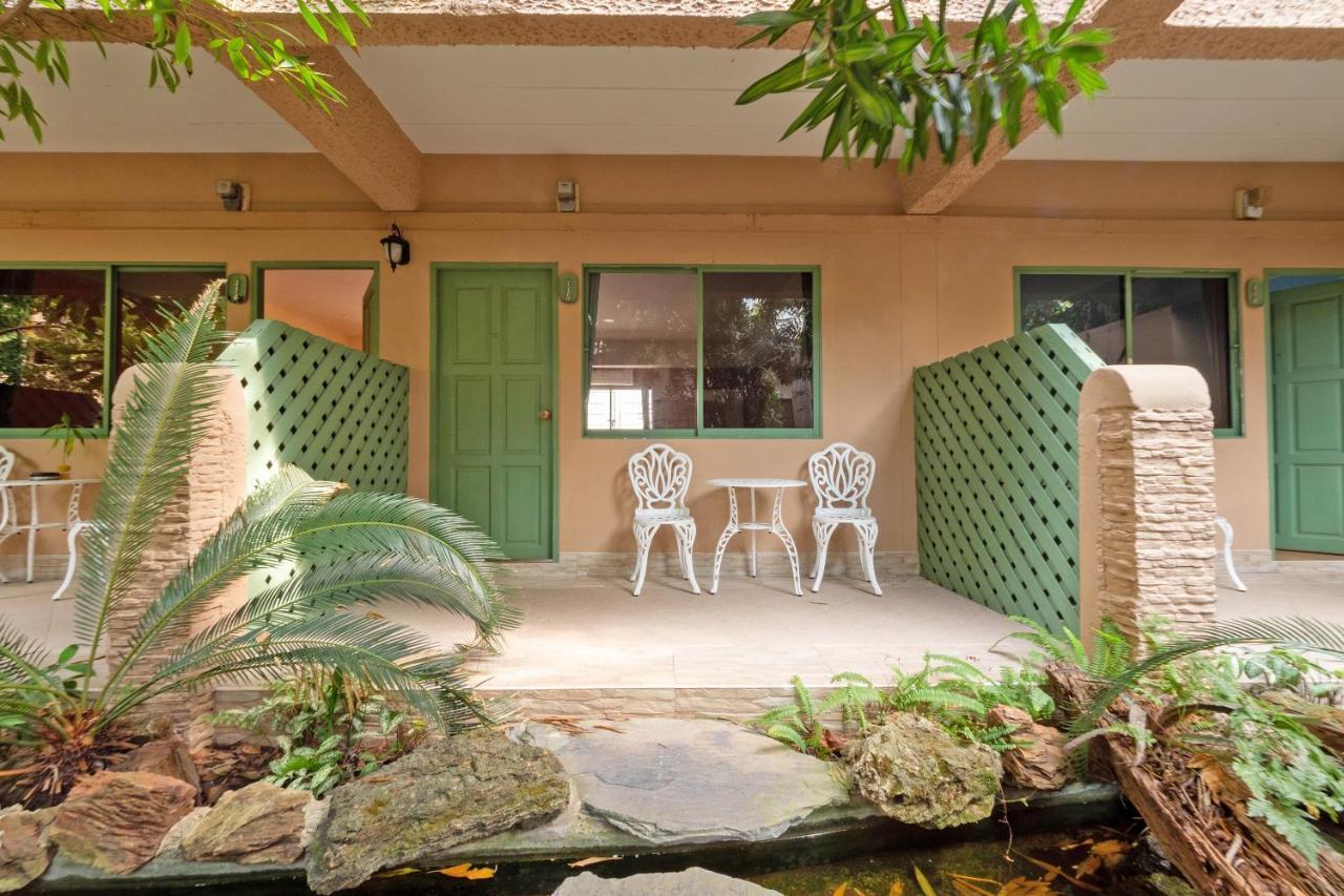The One Sabai Living Pattaya Hotell Exteriör bild
