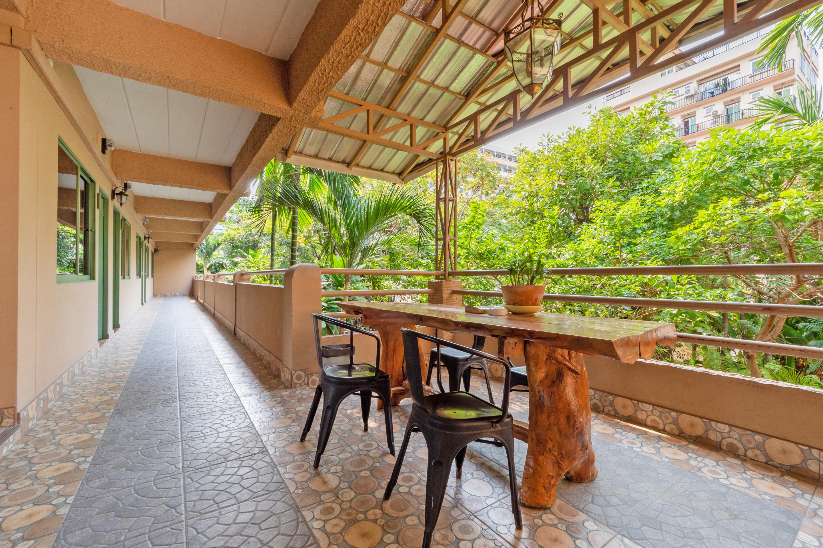The One Sabai Living Pattaya Hotell Exteriör bild