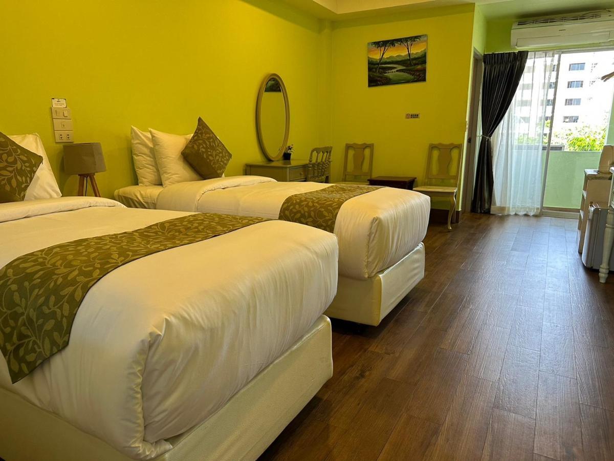 The One Sabai Living Pattaya Hotell Exteriör bild