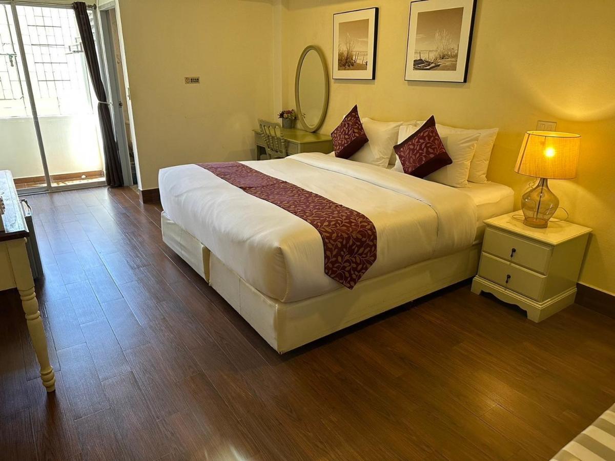 The One Sabai Living Pattaya Hotell Exteriör bild